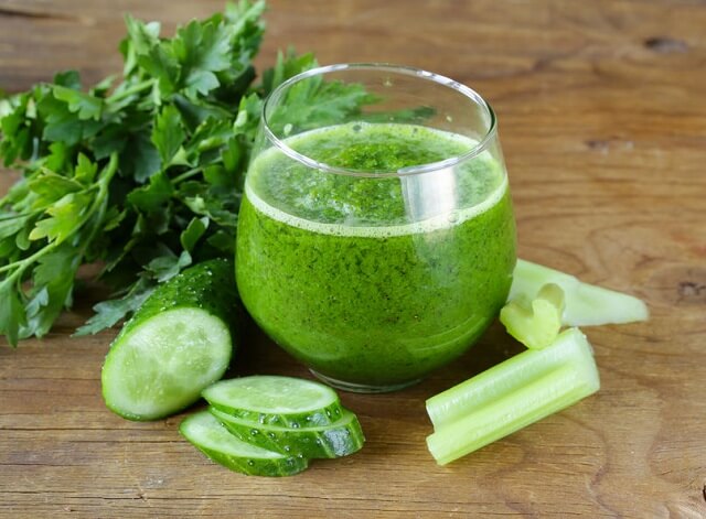 Uống nước ép rau cải trắng chữa đau dạ dày Uống nước ép rau cải trắng chữa đau dạ dày