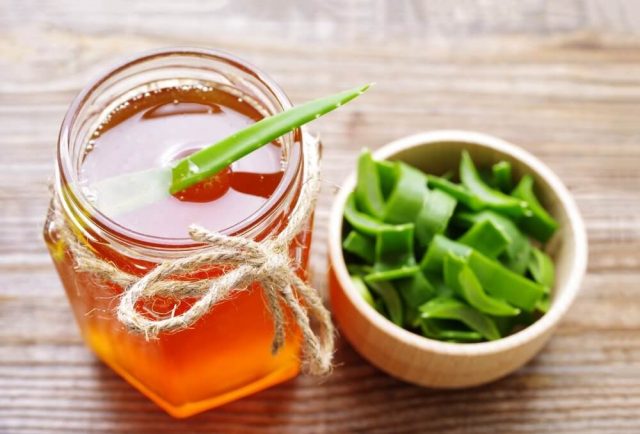 Chữa đau dạ dày bằng nha đam và mật ong Chữa đau dạ dày bằng nha đam và mật ong